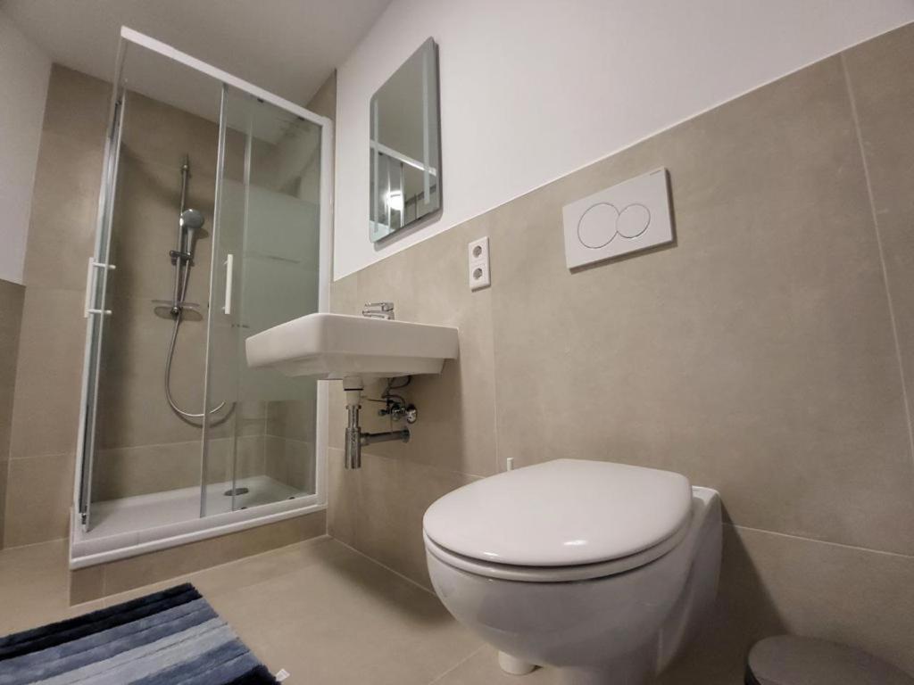 Monteurzimmer Mit Zwei Einzelnen Betten In Einer 3Zi Wohnung Mit Kuche Und Bad Osnabrück Eksteriør billede